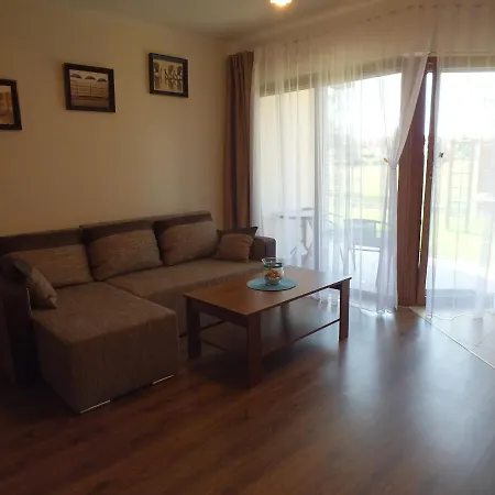 Laura - Nad Morzem 4*